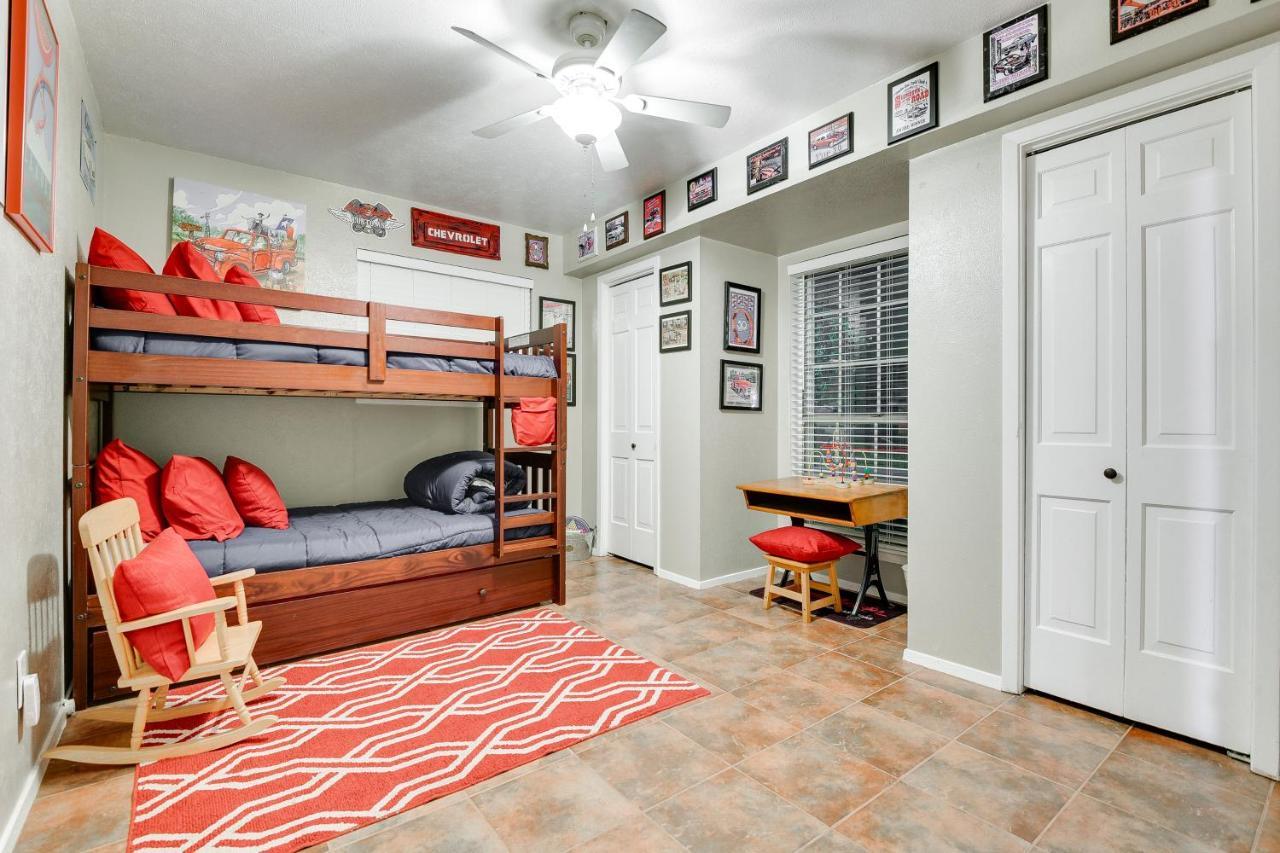 Arlington Home With Patio, Walk To Atandt Stadium! Exterior foto
